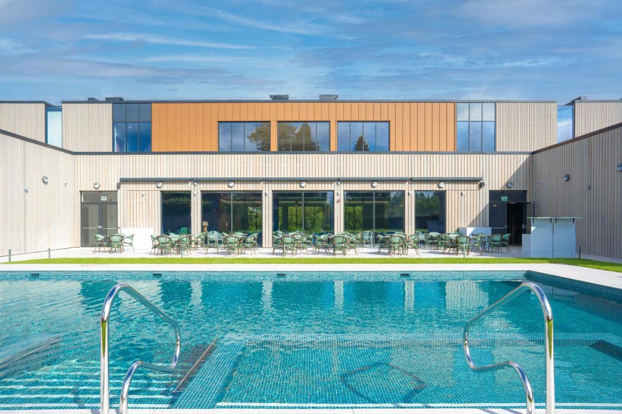 Ottershaw Foxhills Club & Resort מראה חיצוני תמונה